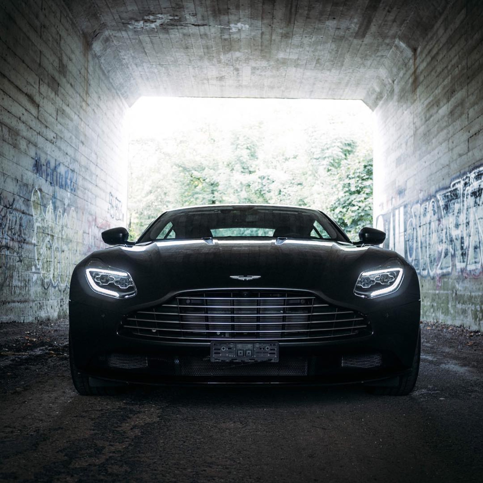 Aston Martin DB11