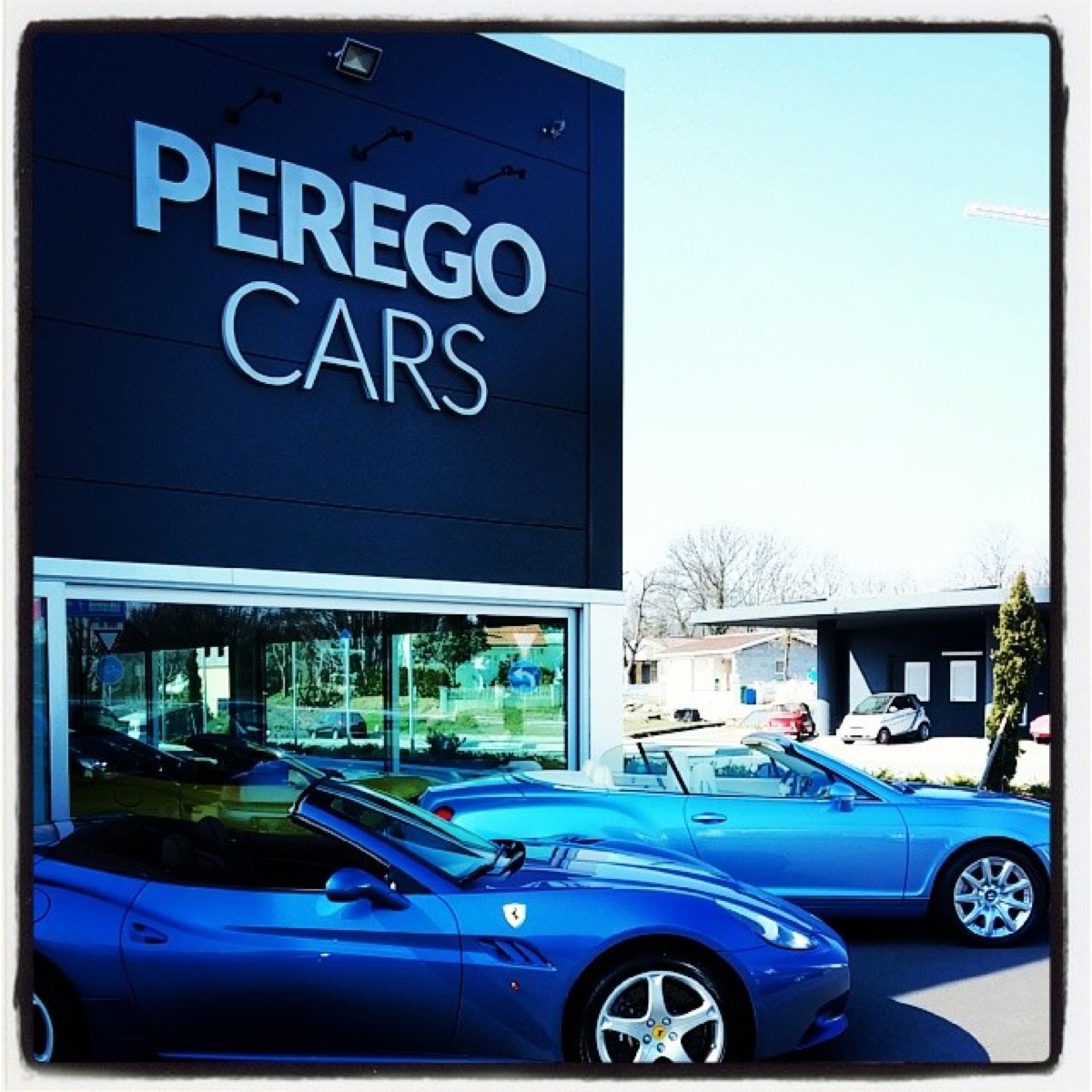 Ferrari California Vs Bentley