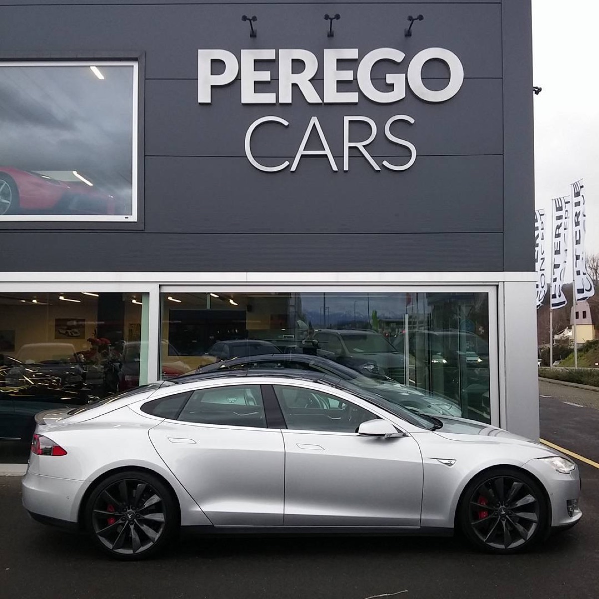 Moment Perego Cars