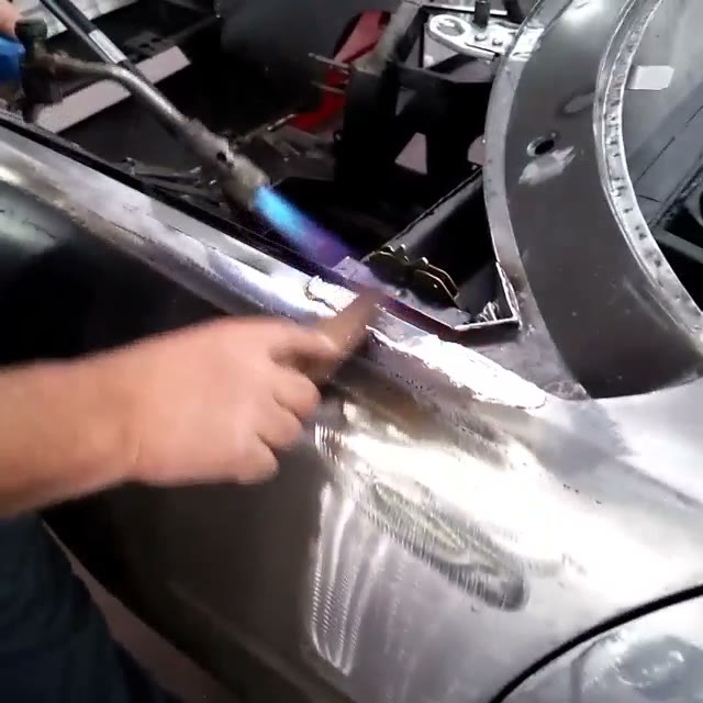 Restauration d'une Ferrari 365 GTS/4