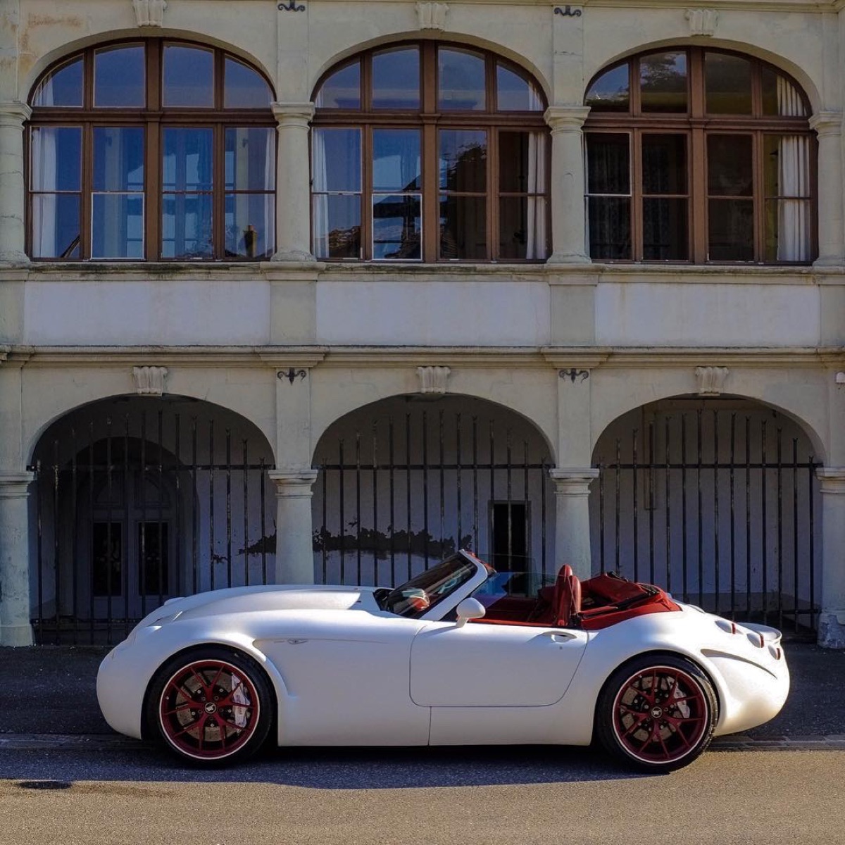 Moment Perego Cars