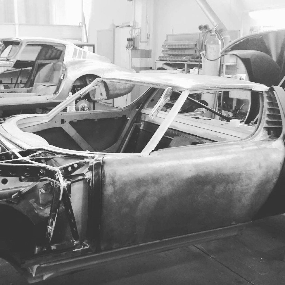 Ferrari 275 GTB vs