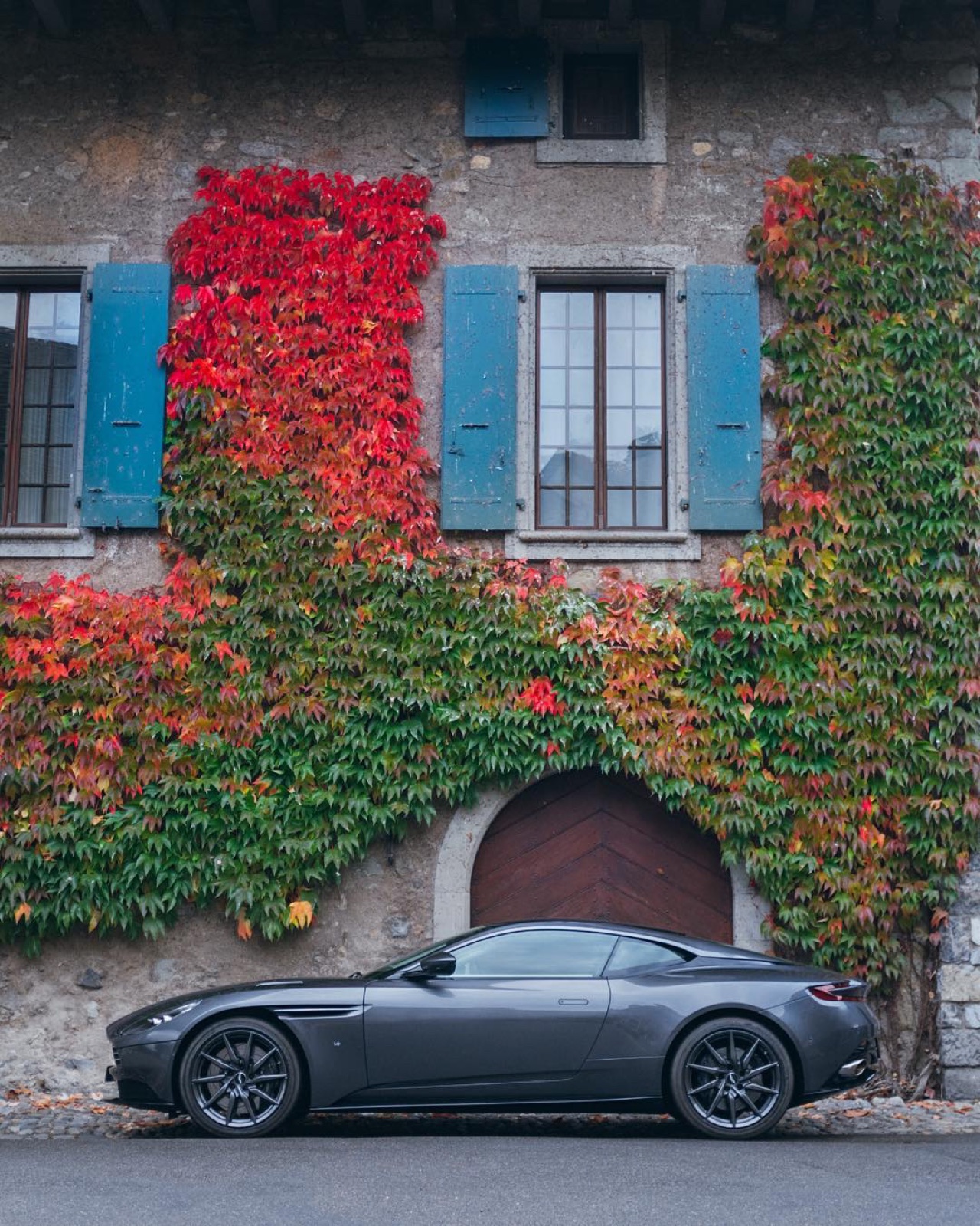 Aston Martin DB11