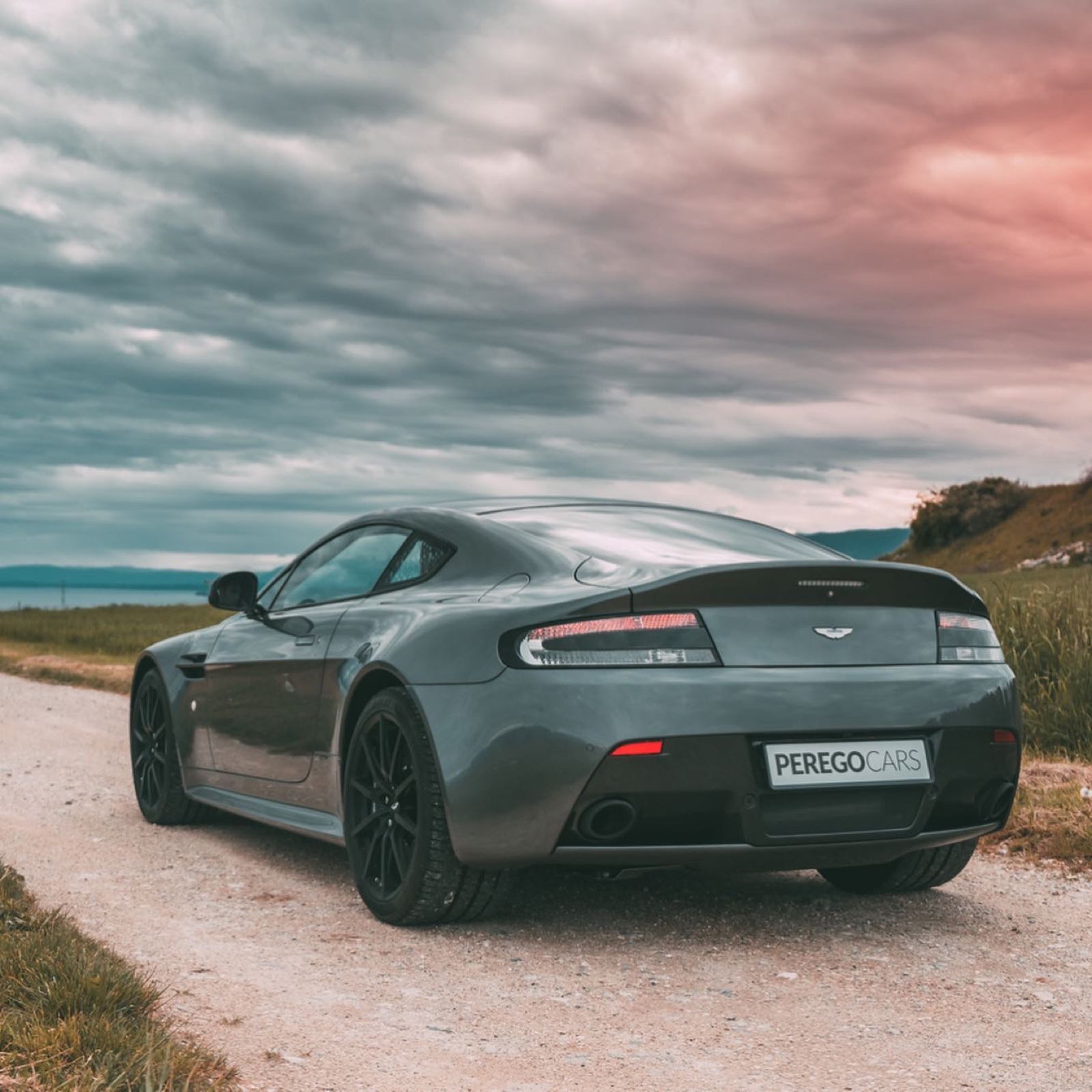 Aston Martin V12 Vantage S