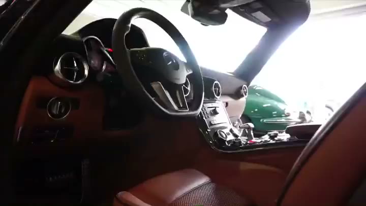 Mercedes-Benz SLS AMG