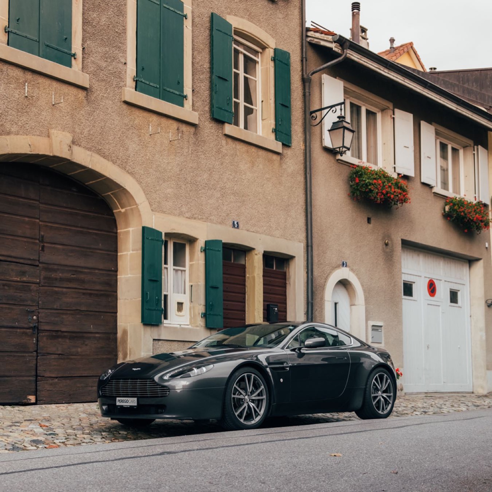 Aston Martin V8 Vantage 4.3