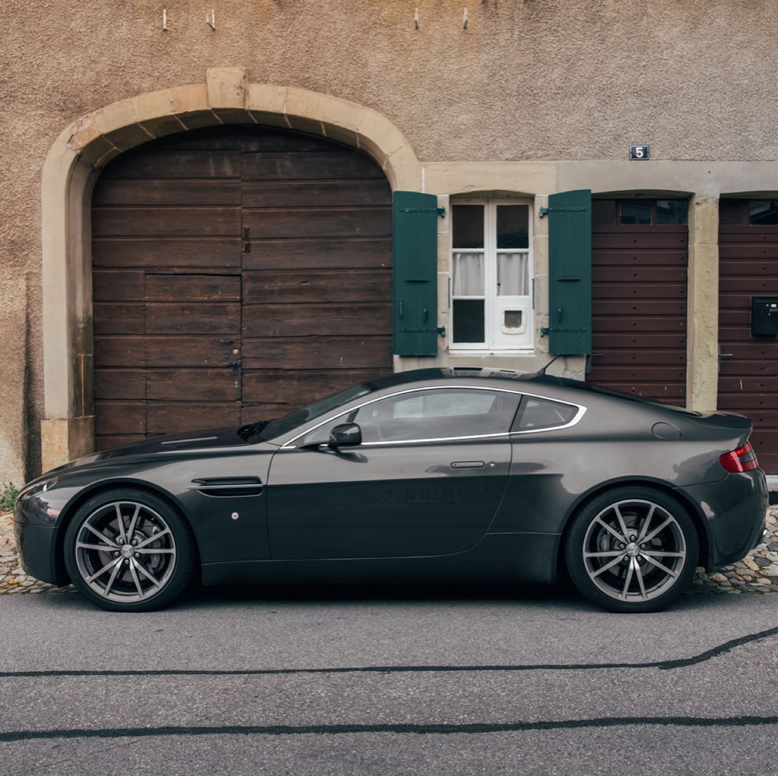 Aston Martin V8 Vantage 4.3