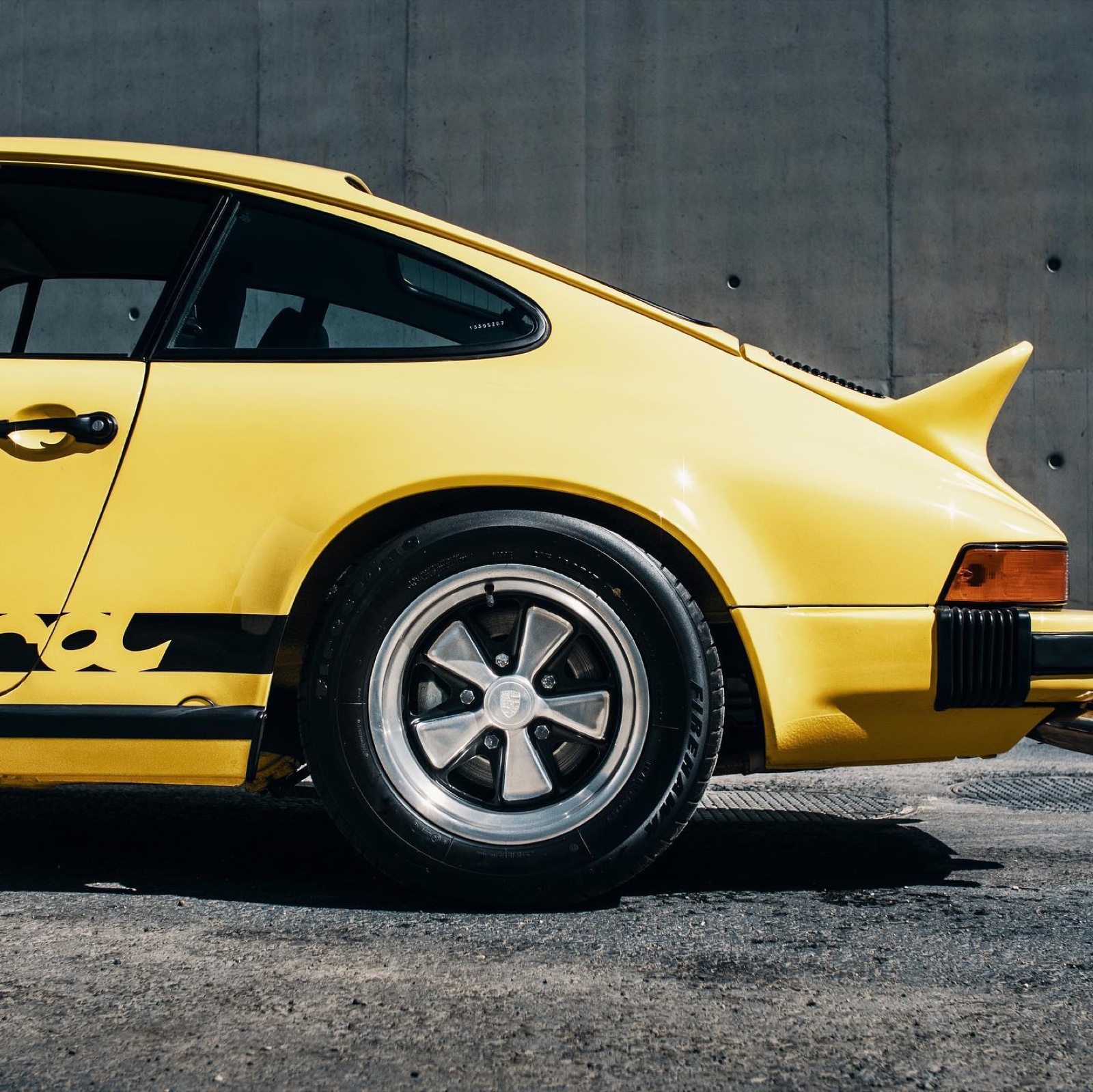 Porsche 911 Carrera 2.7