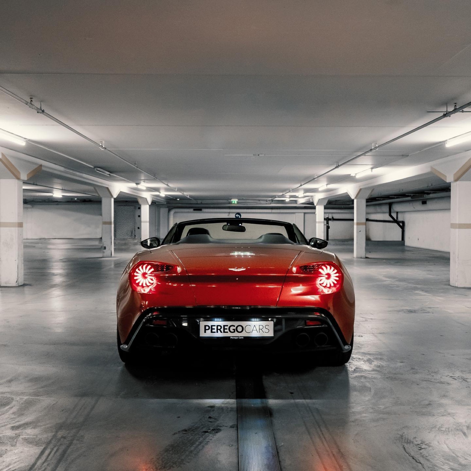 Aston Martin Vanquish Volante