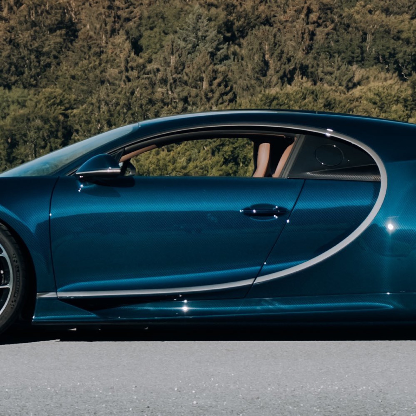 Bugatti hypersportive (Chiron probable)