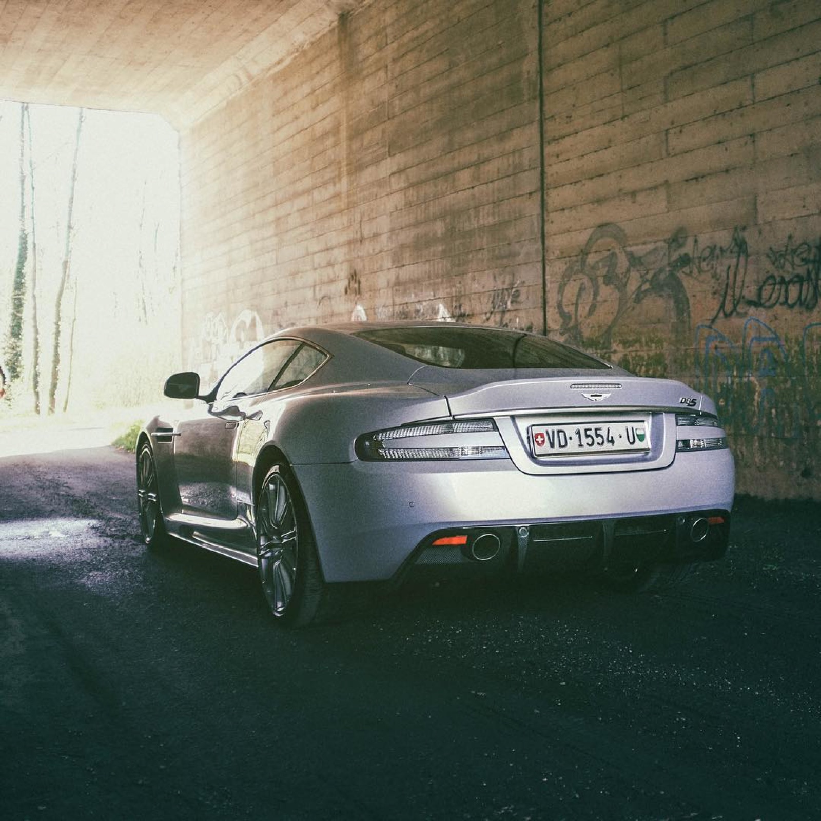 Aston Martin DBS V12