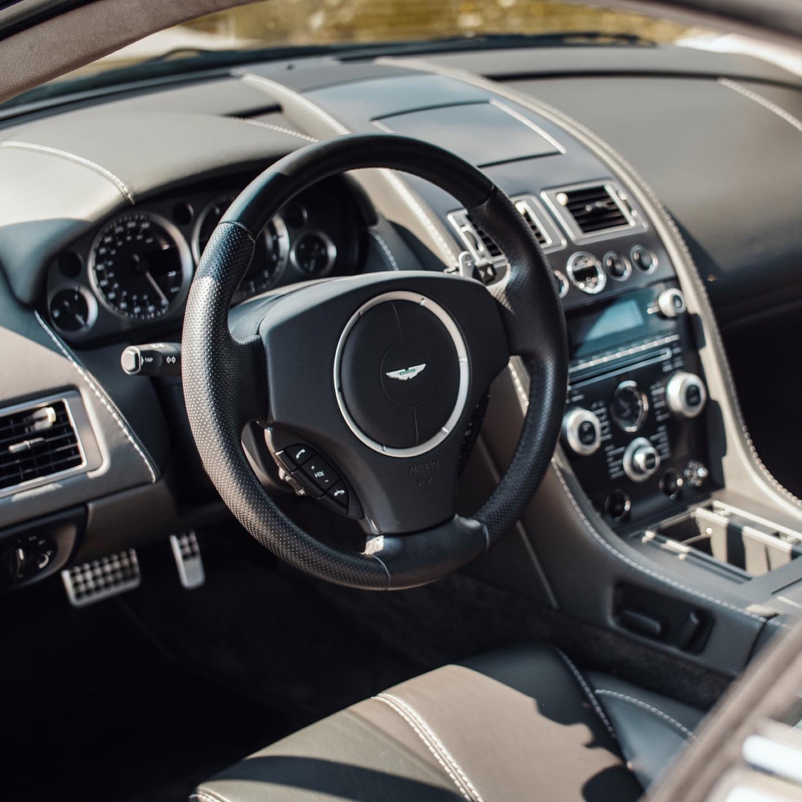 Aston Martin V8 Vantage