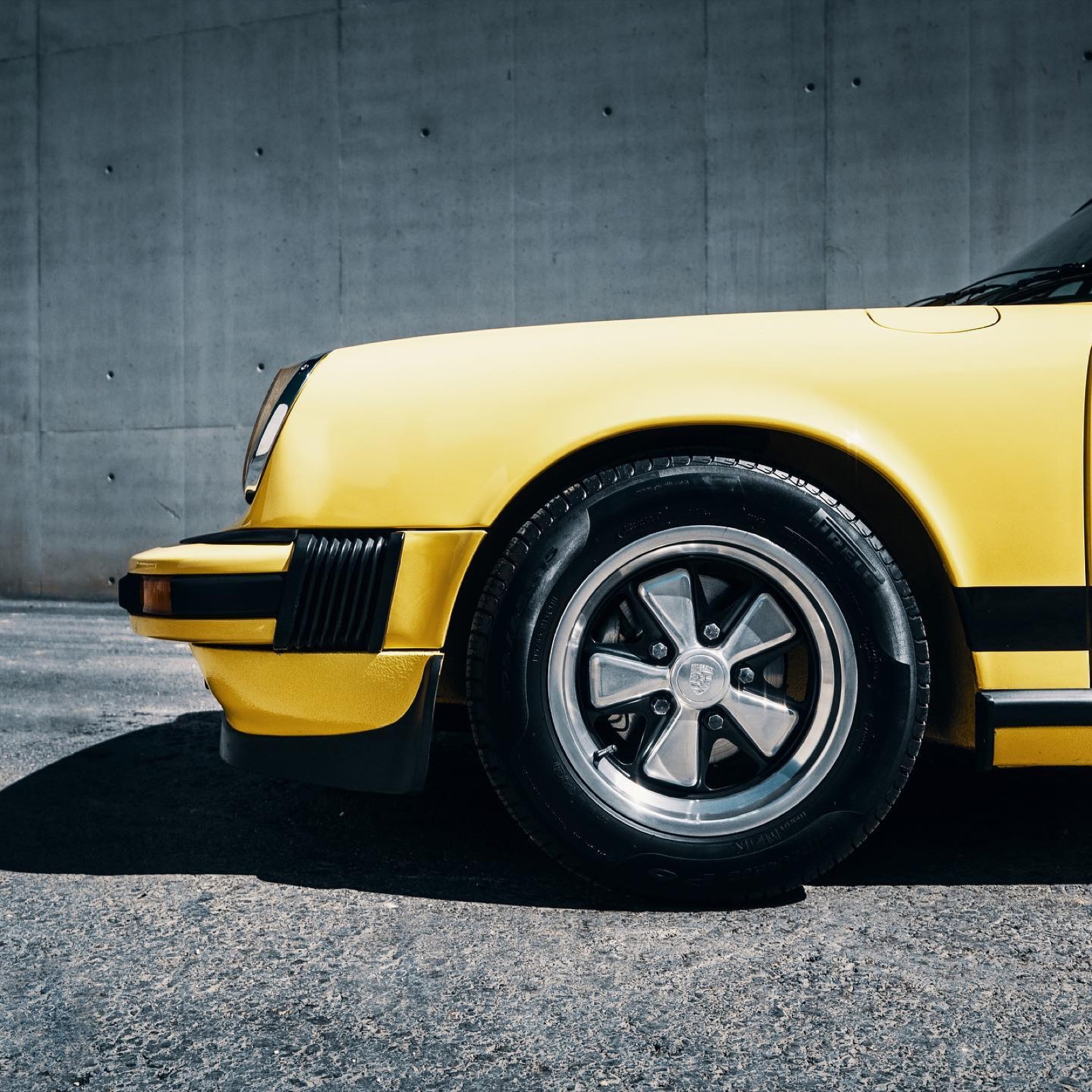 Porsche 911 Carrera 2.7