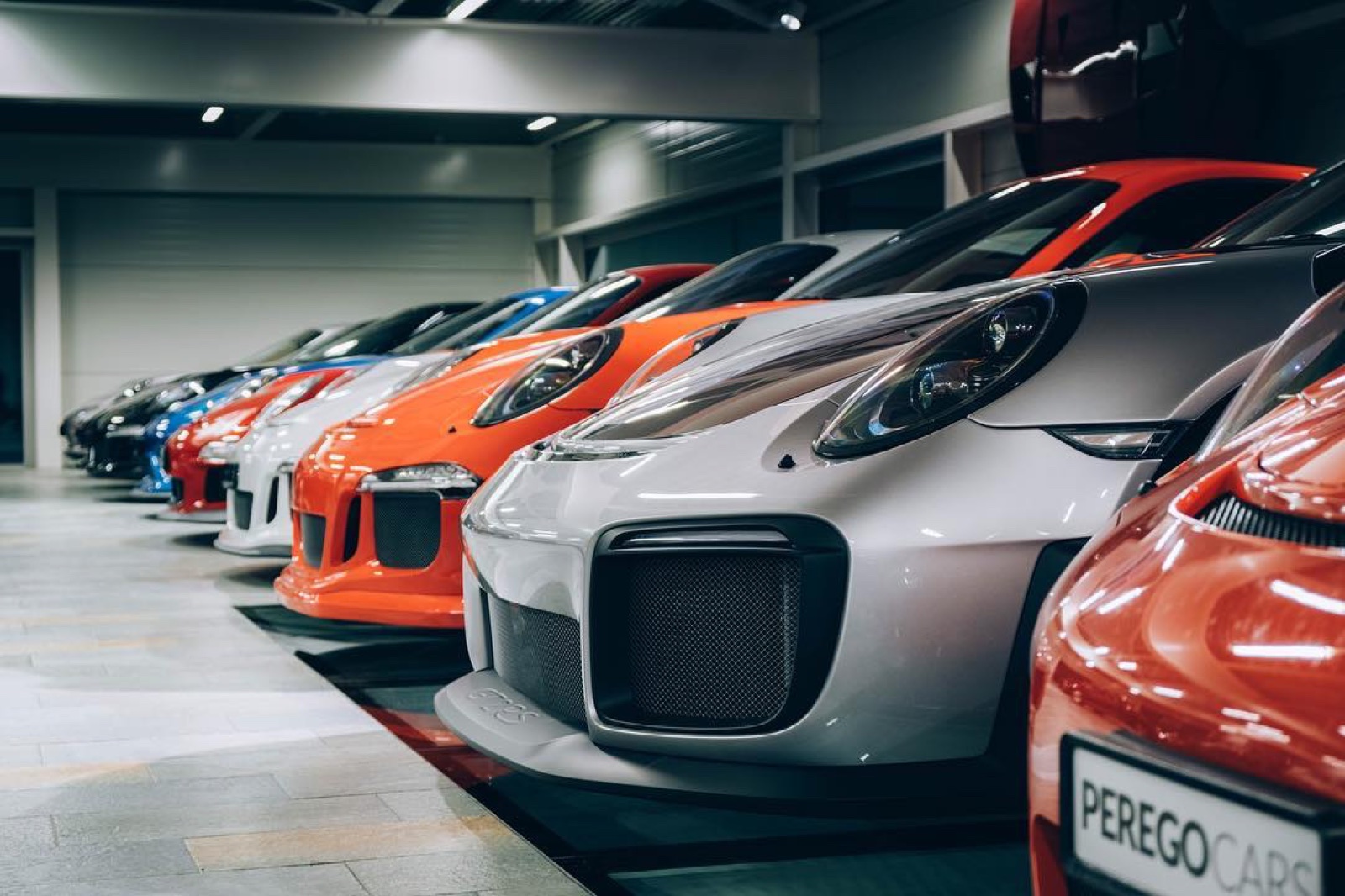 Exposition Porsche chez Perego Cars : Porsche 911 GT2 RS, 911 GT3 RS et 911 classiques