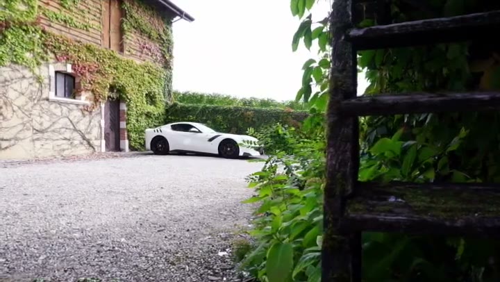 Ferrari F12 (berlinetta V12)