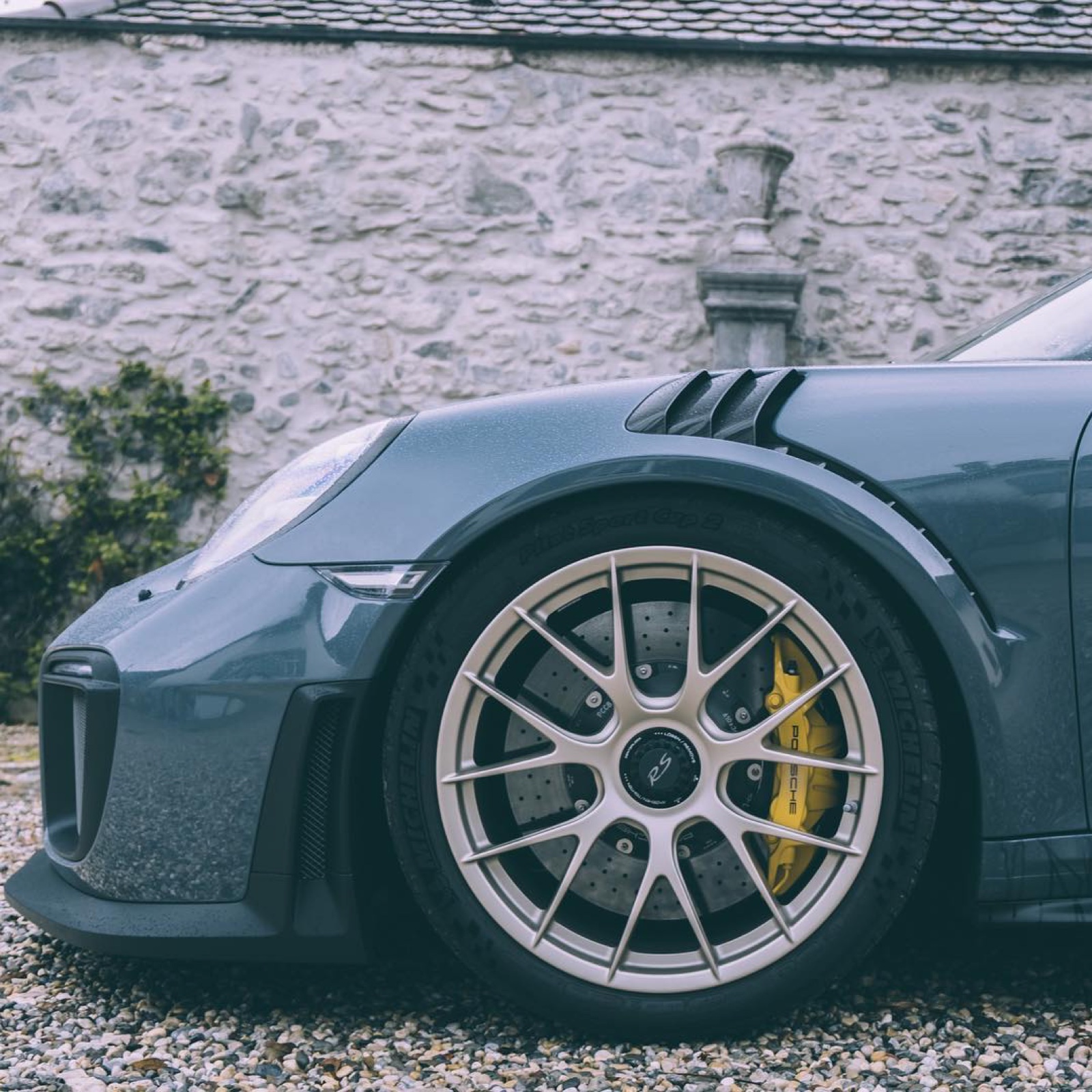 Porsche 911 GT2 RS (991.2) Weissach Package