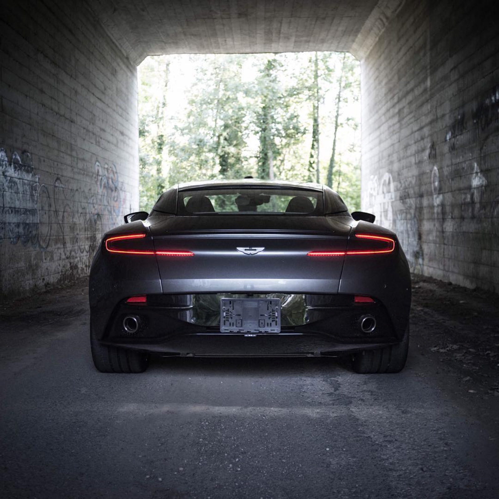 Aston Martin DB11