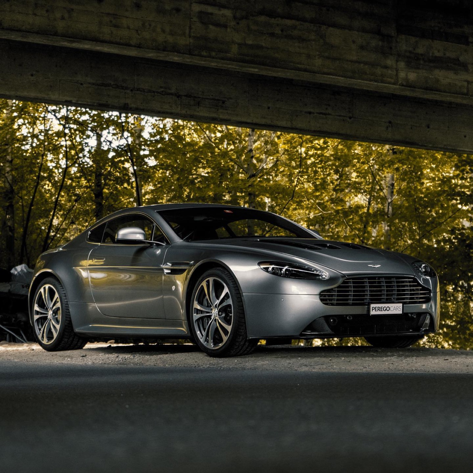 Aston Martin V12 Vantage