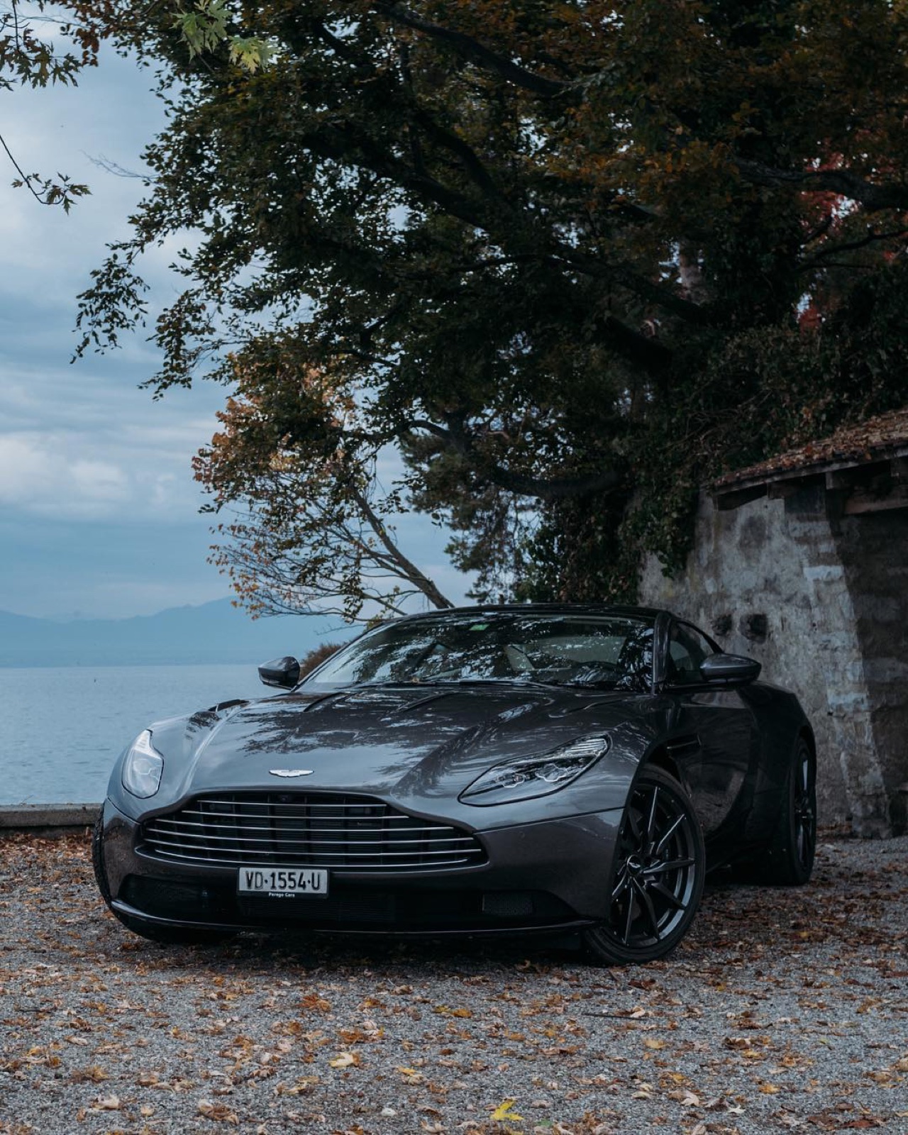 Aston Martin DB11