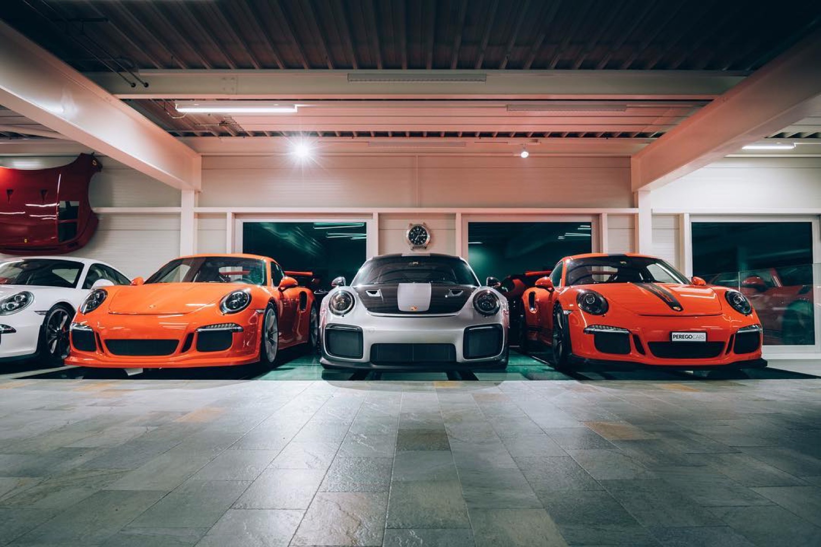 Exposition Porsche chez Perego Cars : Porsche 911 GT2 RS, 911 GT3 RS et 911 classiques
