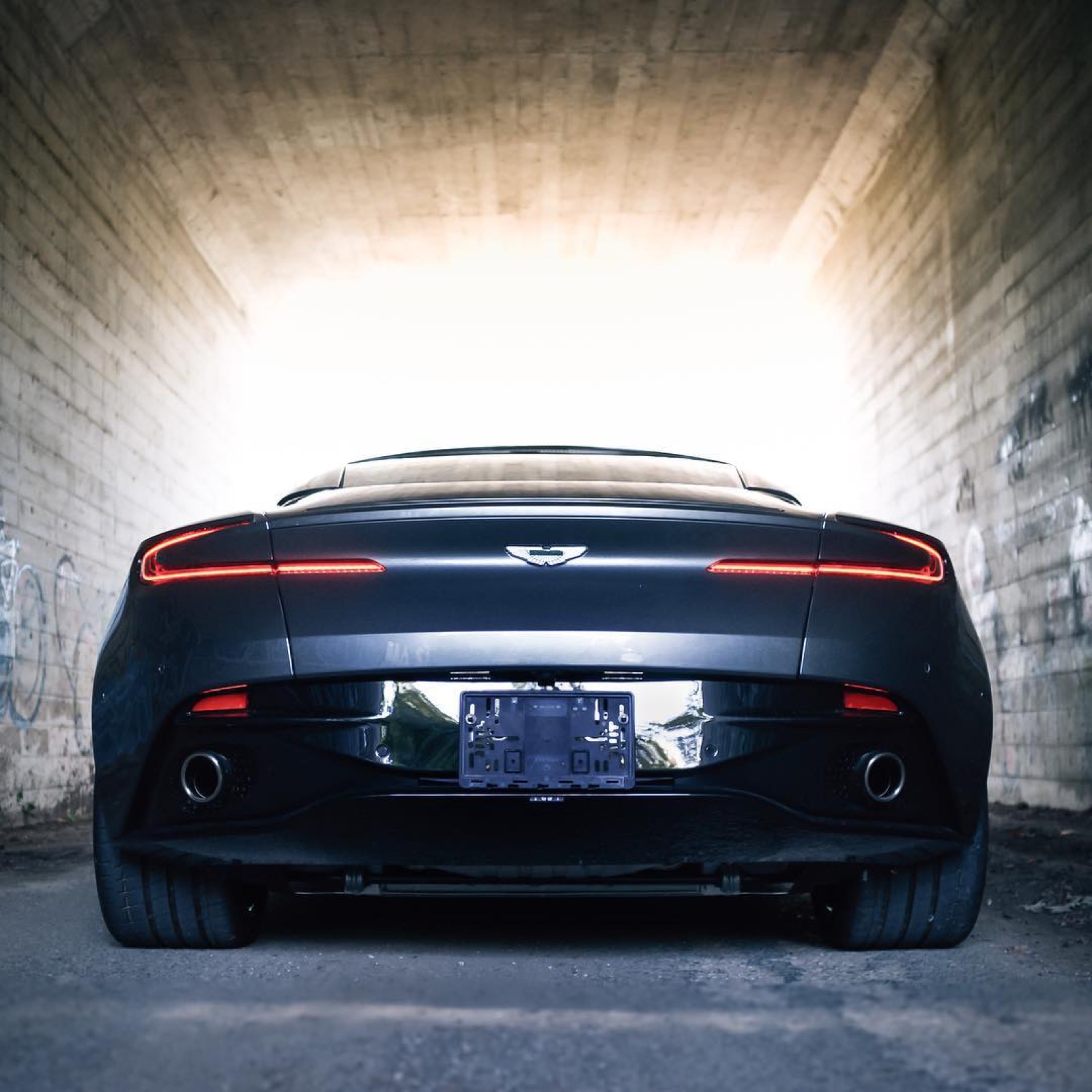 Aston Martin DB11