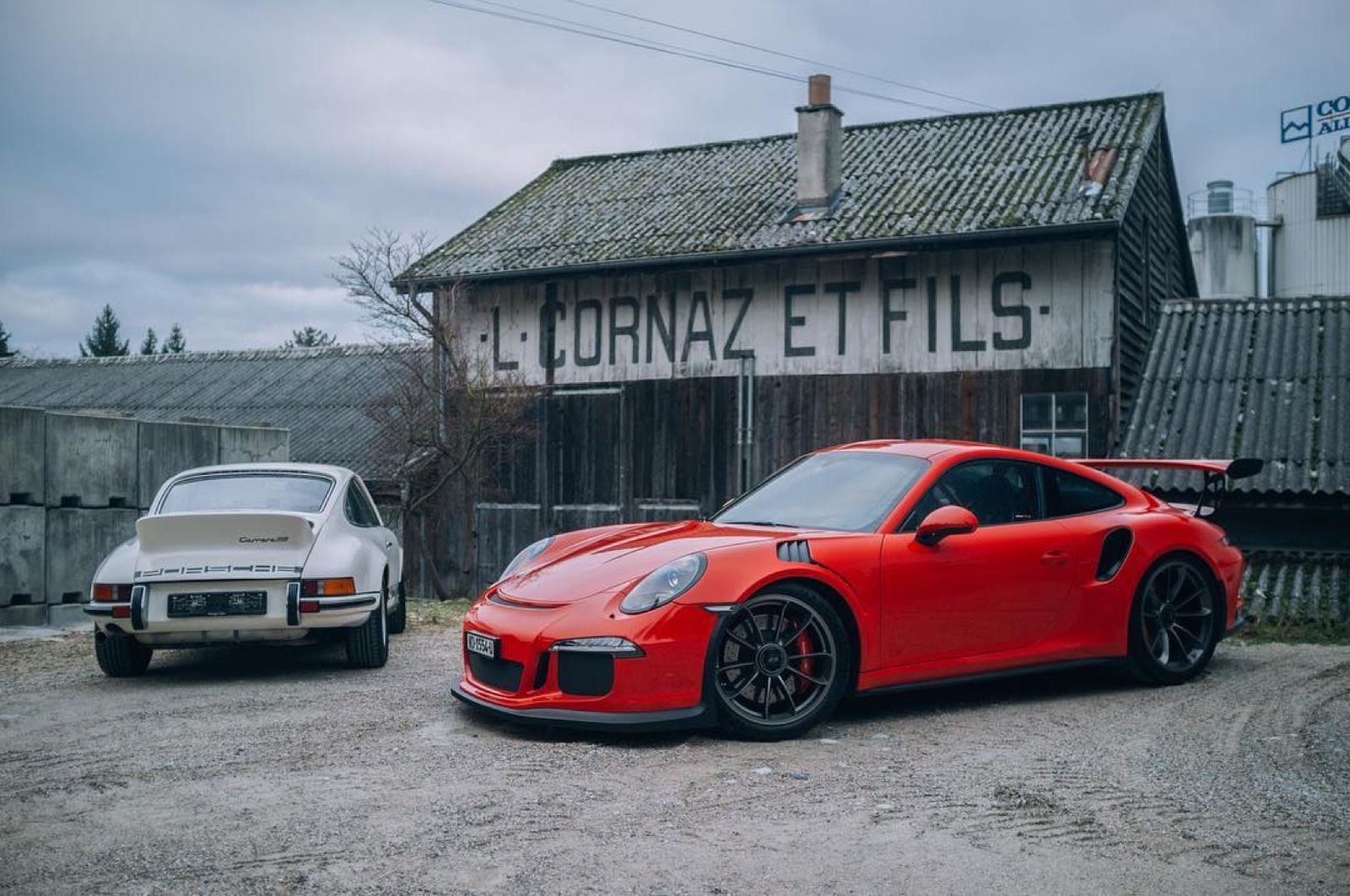 Porsche 911 GT3 RS (991) et Porsche 911 Carrera RS 2.7