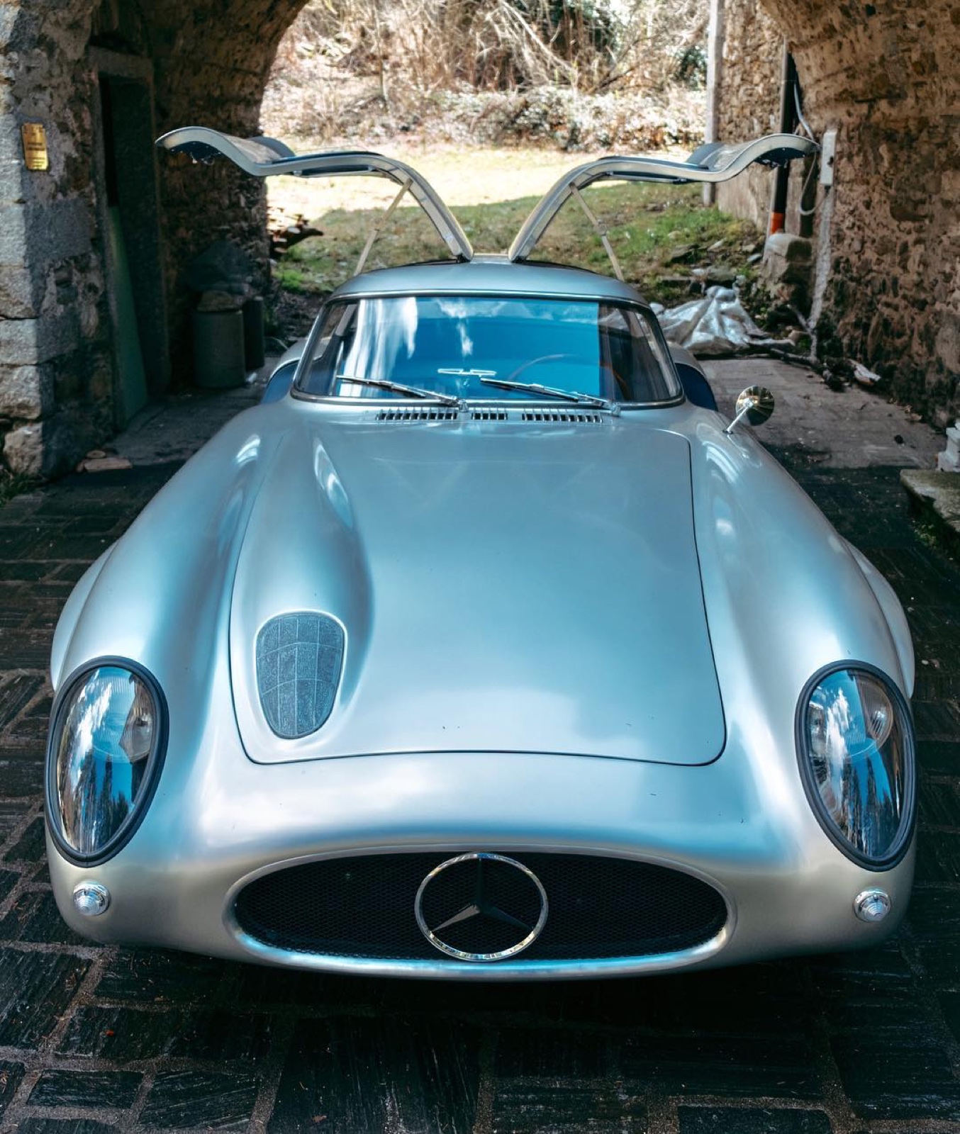 Réplique de Mercedes-Benz 300 SLR « Uhlenhaut Coupé »