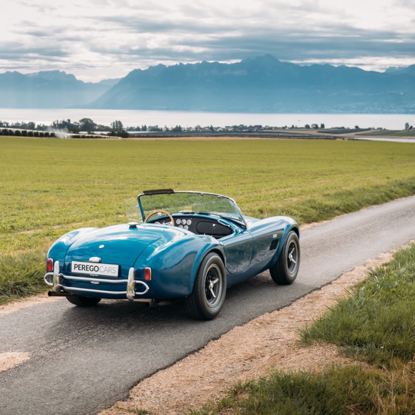 Roadster de type AC Cobra