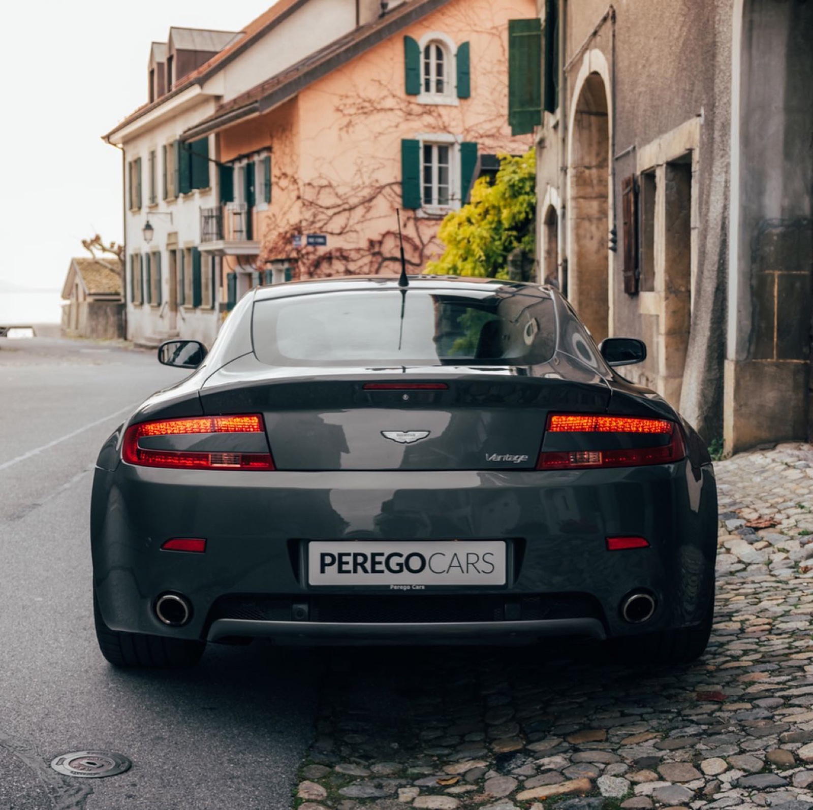 Aston Martin V8 Vantage 4.3