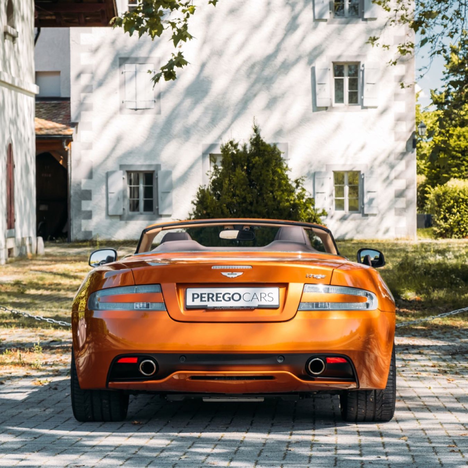 Aston Martin Virage Volante