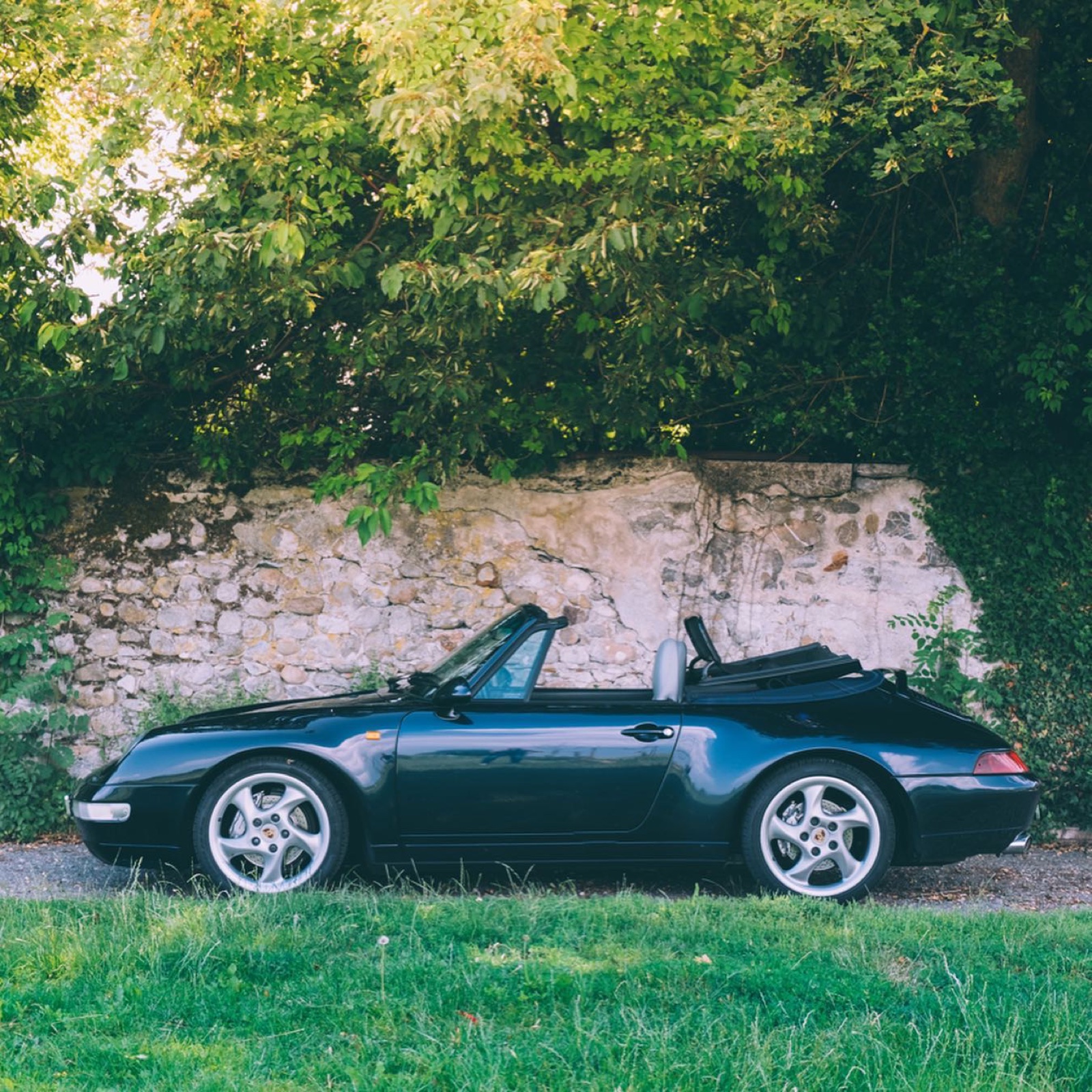 Porsche 911 Carrera 4 Cabriolet (993)
