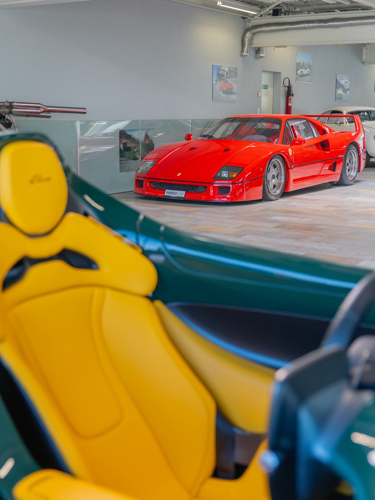 Ferrari F40 et McLaren Elva et McLaren Elva