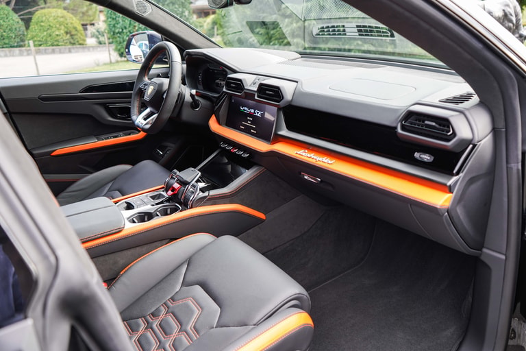 Lamborghini URUS