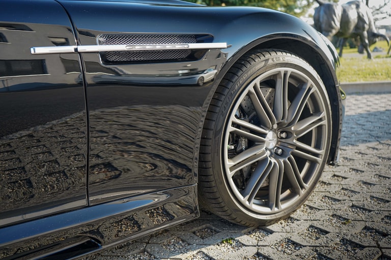 Aston Martin DBS