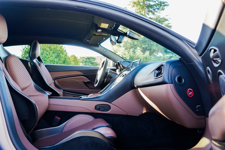 Aston Martin DBS