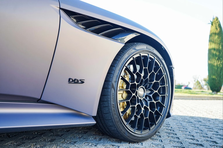 Aston Martin DBS