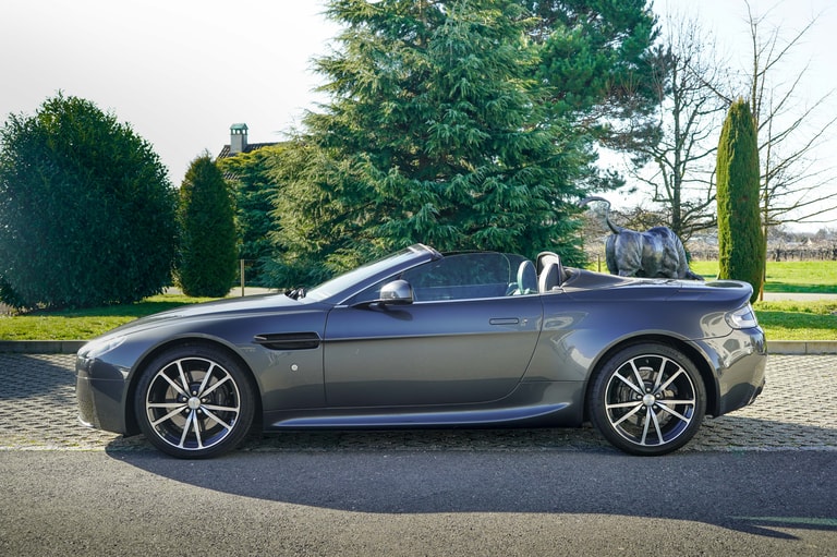 Aston Martin V8 Vantage