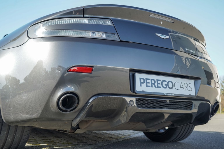 Aston Martin V8 Vantage