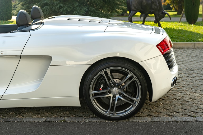 Audi R8