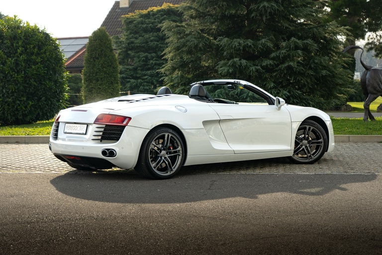 Audi R8