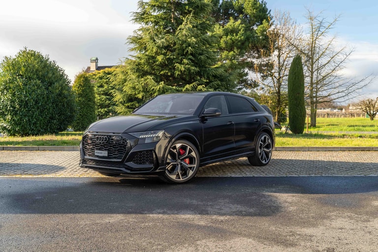 Audi RSQ8