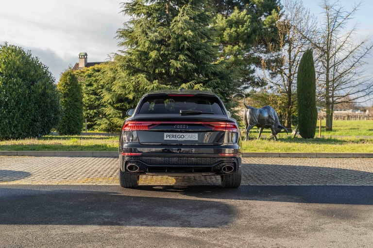 Audi RSQ8