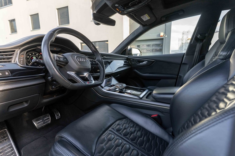 Audi RSQ8