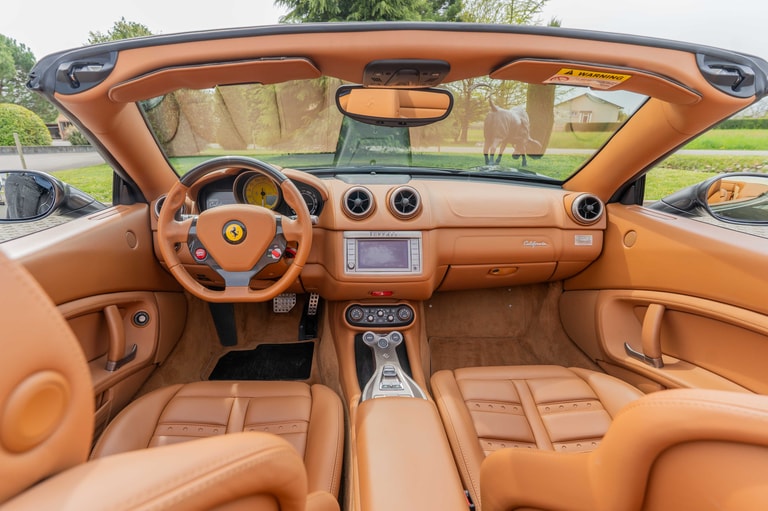 Ferrari CALIFORNIA