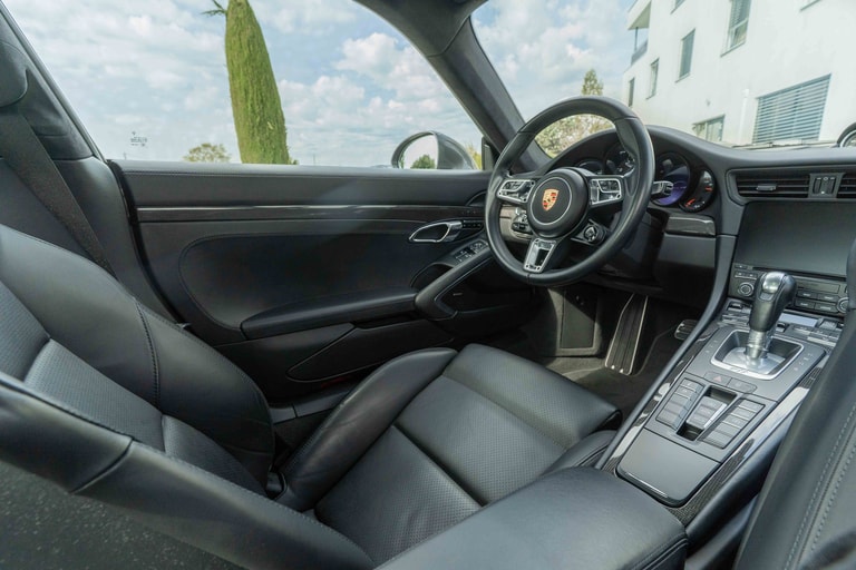 Porsche 911